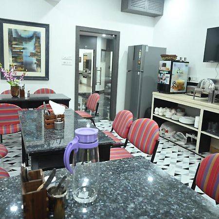 Elgin Suites コルカタ エクステリア 写真